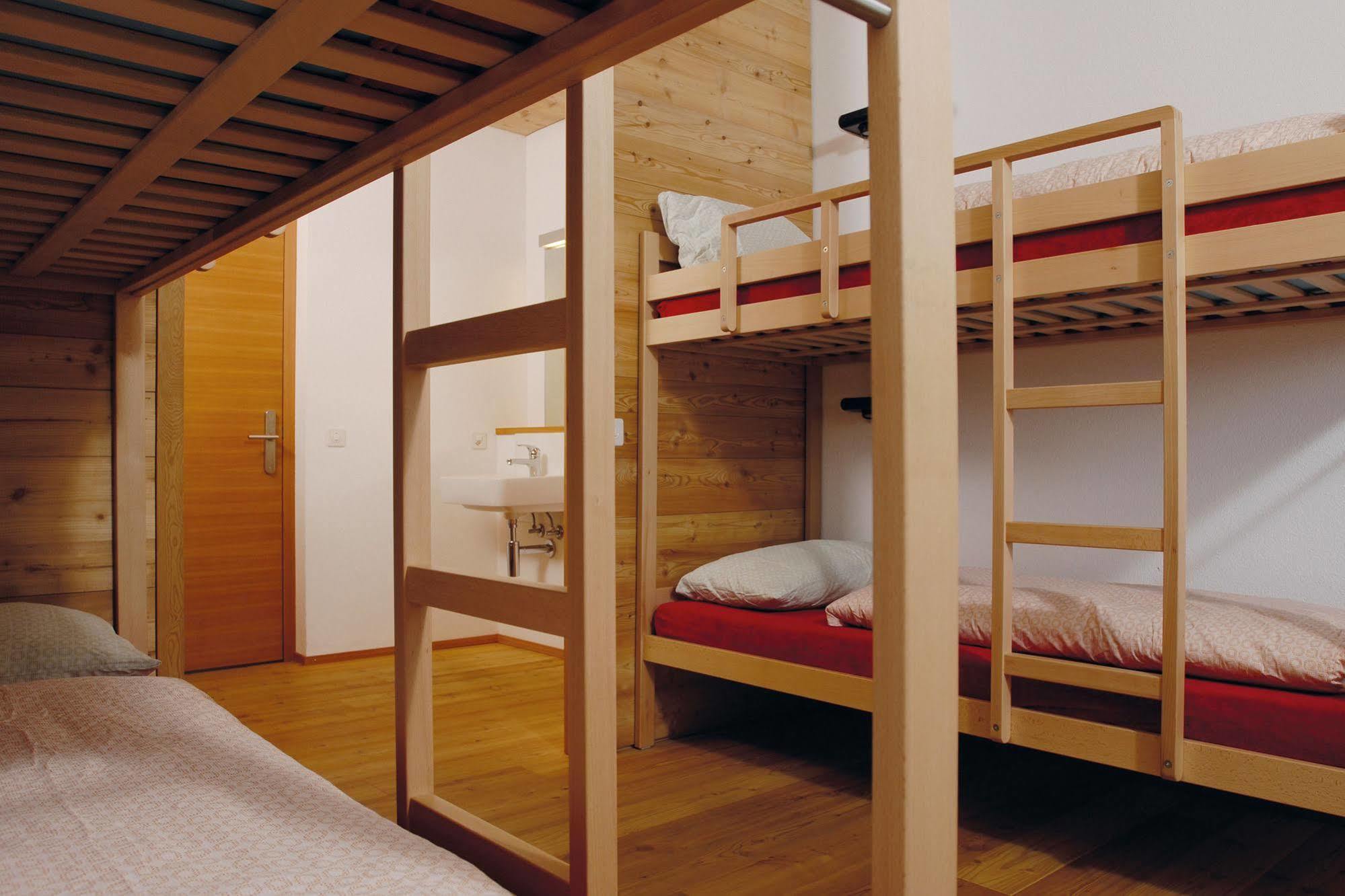 Scuol Youth Hostel Eksteriør billede